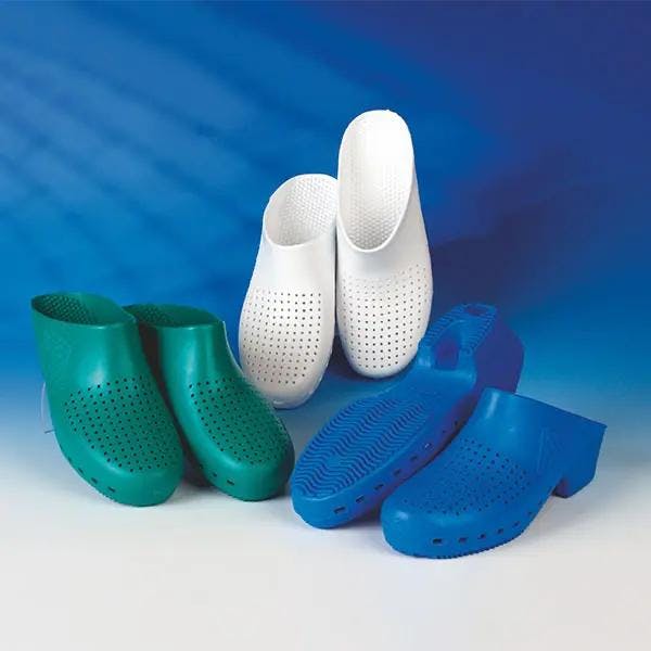 OP-Clogs von Calzuro - 1 Paar, geschlossene Oberfläche in verschiedenen Farben und Größen Produktbild