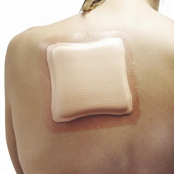 Allevyn Schaumverband, haftend - Stark saugfähiger, sicher haftender Wundverband Produktbild Web Groß Detailbild 1 L