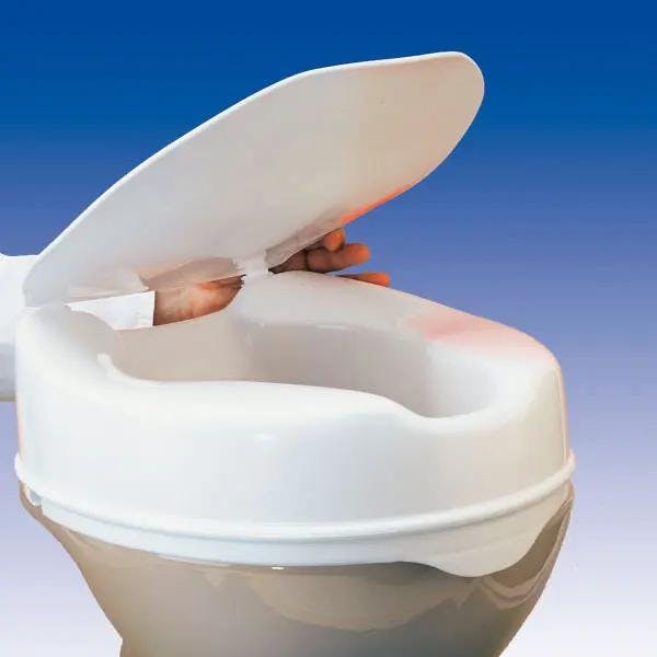 Savanah Toilettensitz aus glattem, hautsympathischem warmen Kunststoff Produktbild Web Groß Detailbild 1 L