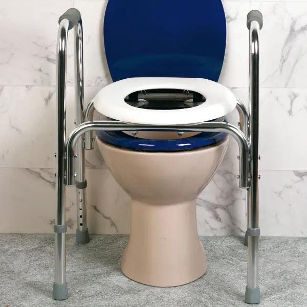 Toilettengestell aus Aluminium mit klappbarer Kunststoff-Toilettenbrille Produktbild