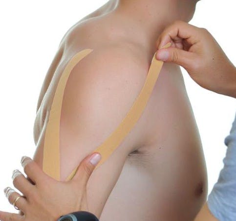 3B Tape Kinesiology Tape 5 cm x 5 m auf der Rolle Hautfreundlich in verschiedenen Farben Produktbild Web Groß Detailbild 1 L