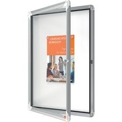 Nobo Premium Plus Magnetischer Abschließbarer Schaukasten 1902577 Für den Außenbereich Wandmontierbar Alurahmen Klapptür aus Sicherheitsglas 4xA4 Weiß 494 x 668 mm Produktbild
